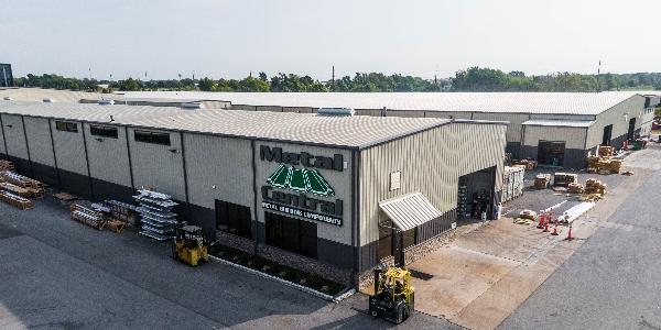 Supporting contractors with nationwide reach and local expertise