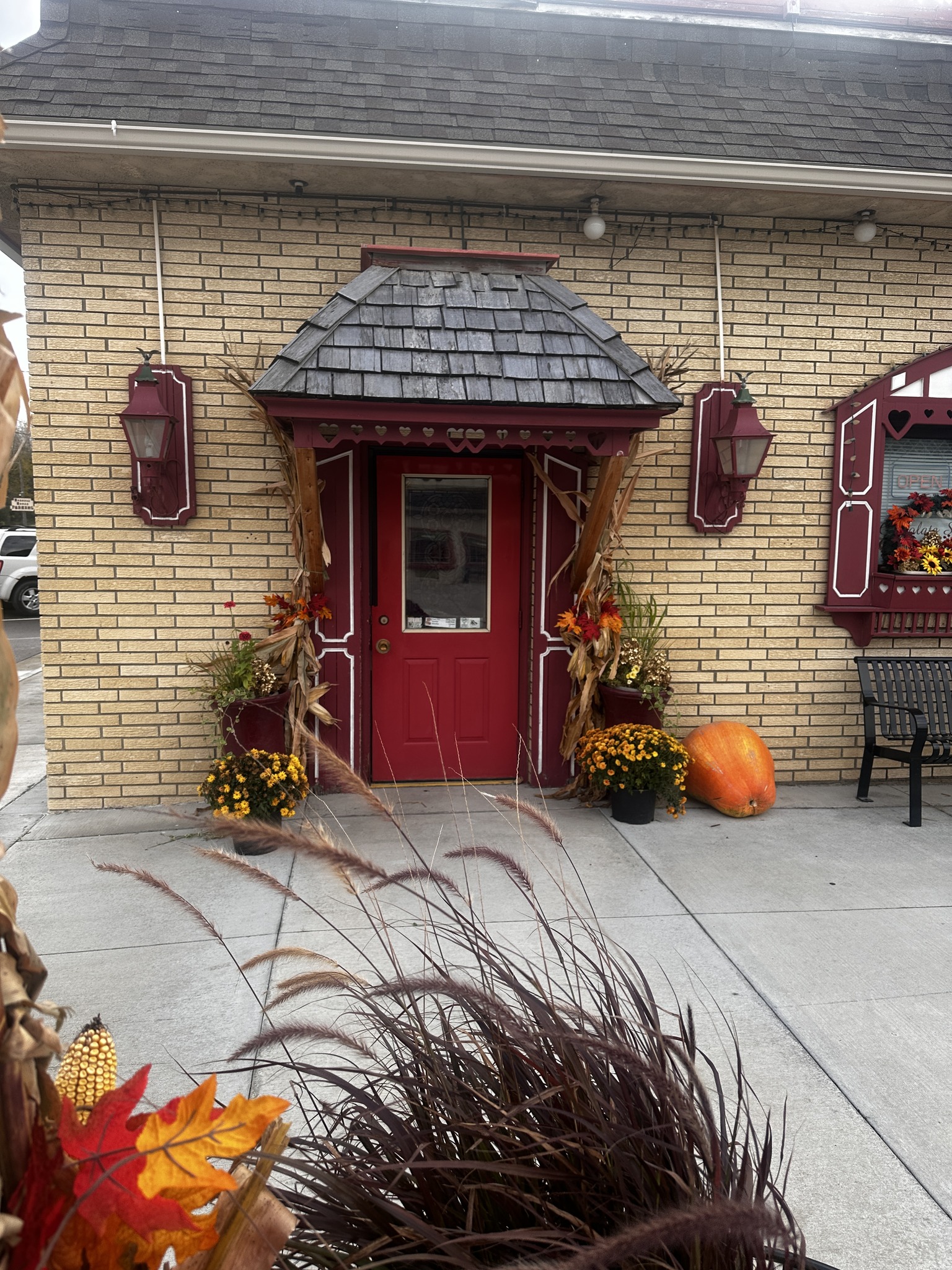 All Craft Exterior - Mantorville Chocolate Shop