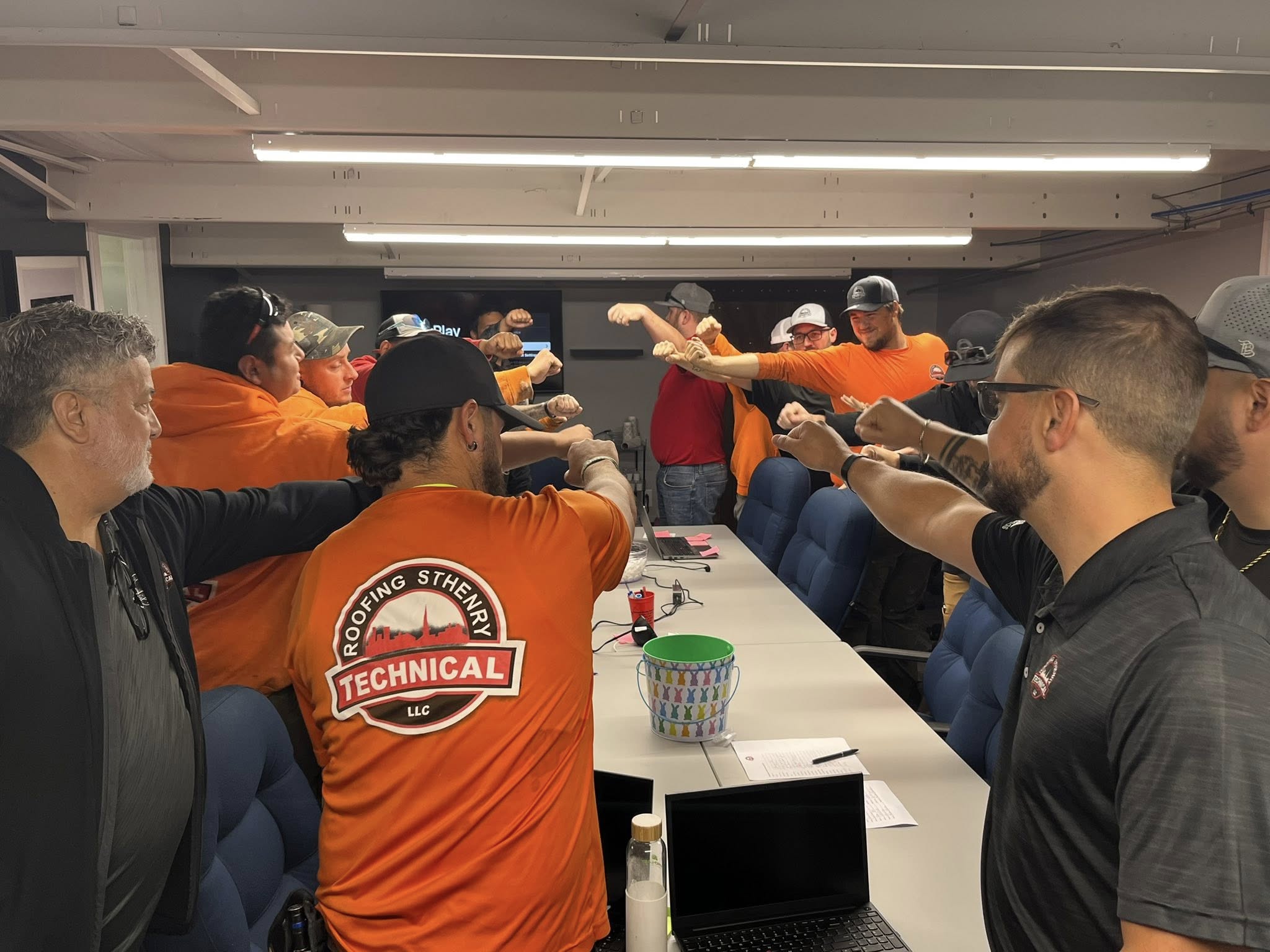 hands in zoomed team
